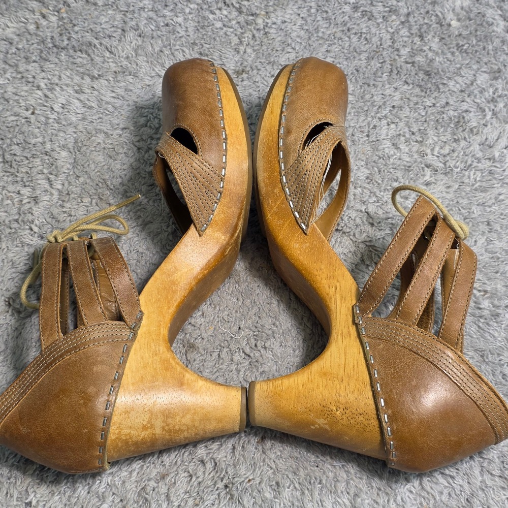 Lucky Penny Wood Clog Heels Closed Toe Tan Leather Lace Up Women Size 8